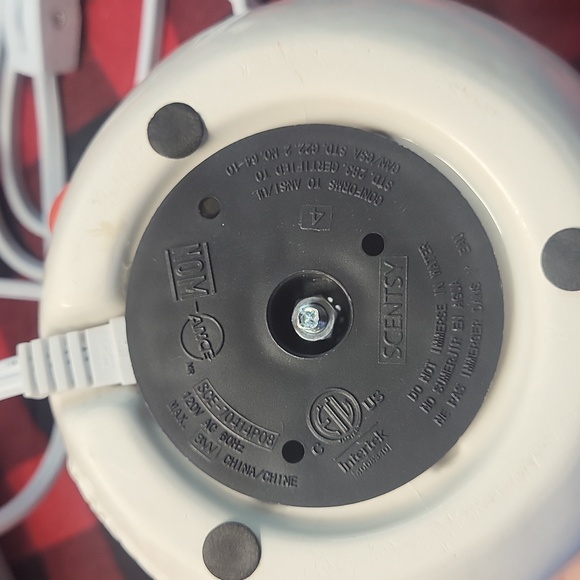 Scentsy Kickoff to Christmas Snowman Warmer - Picture 7 of 8